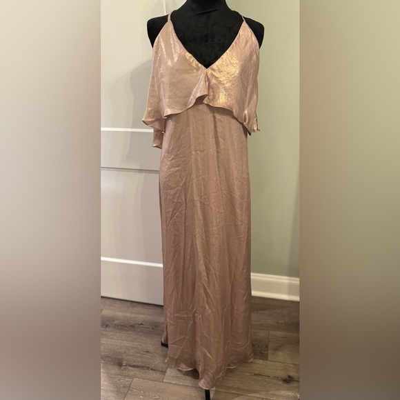 Nouvelle AMSALE Crushed Satin Popover Halter Gown gold elegant maxi - Picture 2 of 11